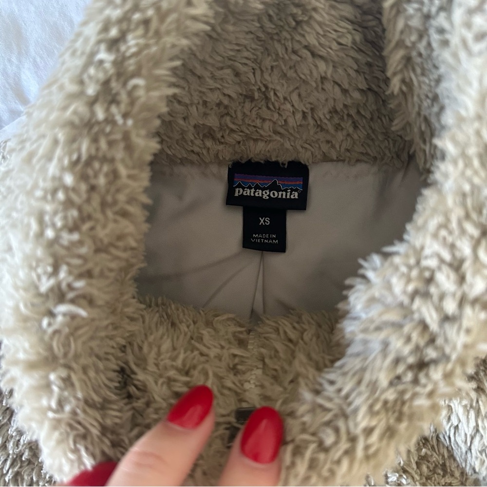 PATAGONIA Los Gatos Sherpa Fleece Vest | Women’s, Beige/Tan, XS | Like New! - Picture 2 of 11